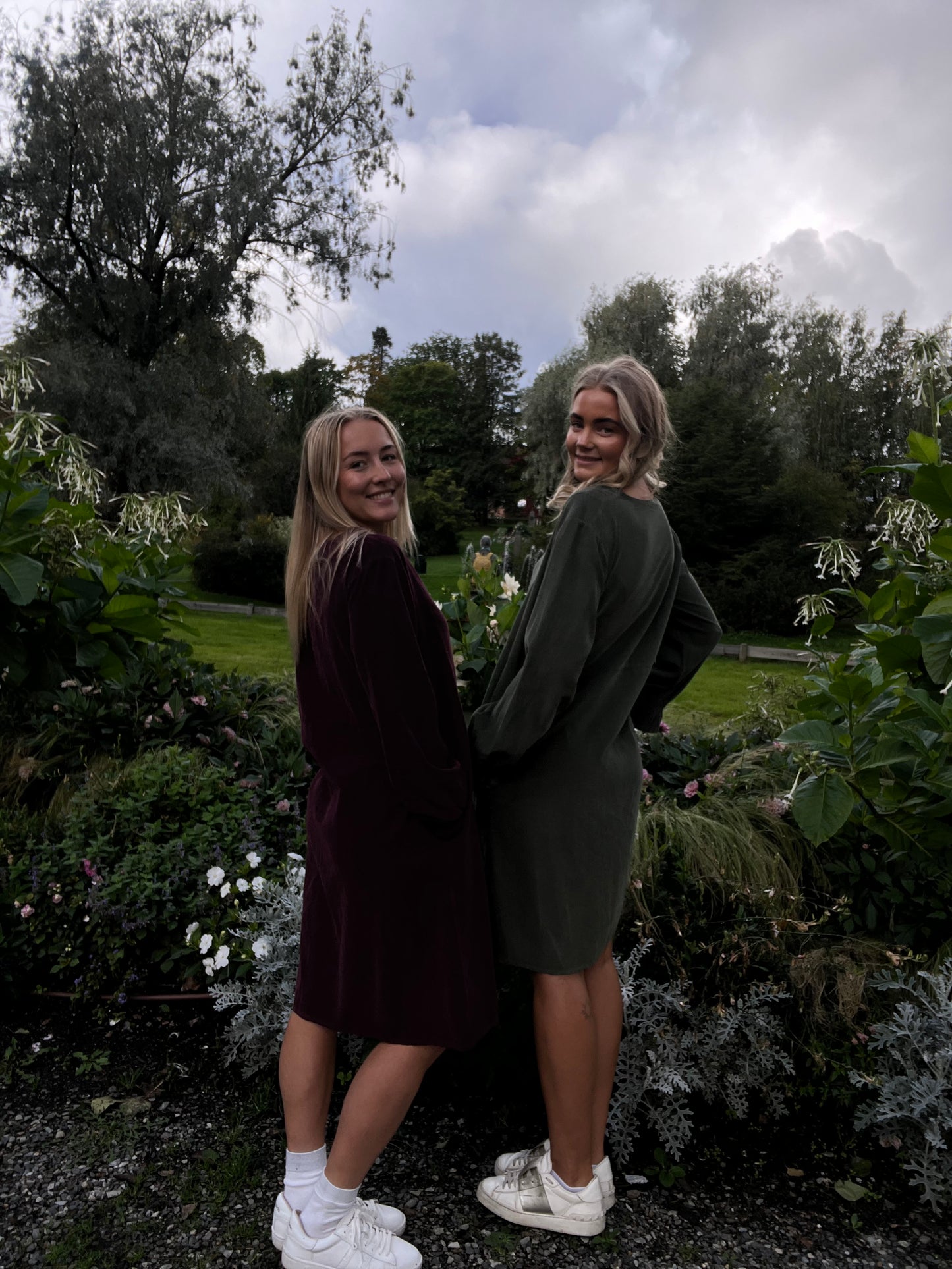 Cordkjole smal modell Burgunder