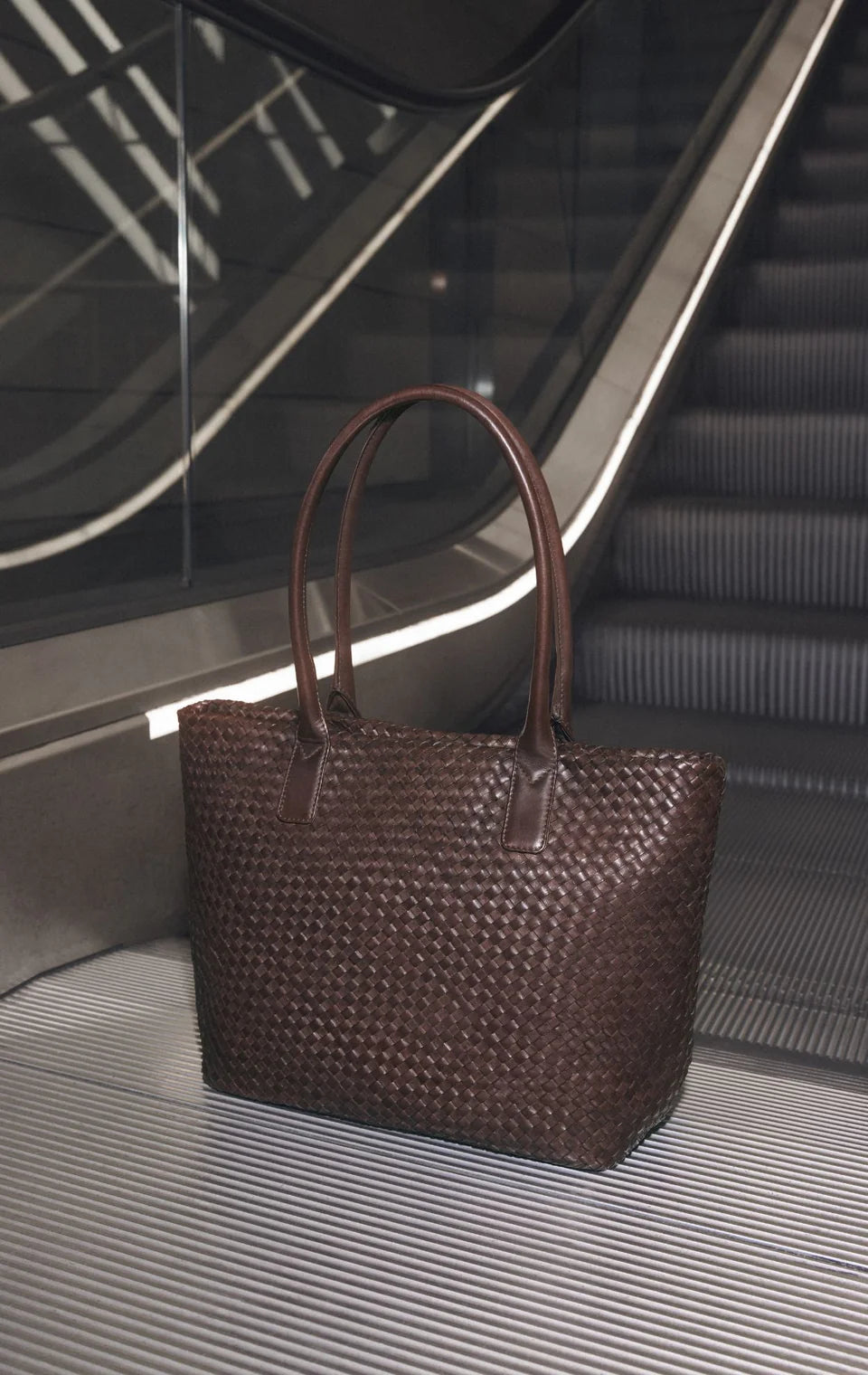 Wren Shopper, Weave Dark Brown