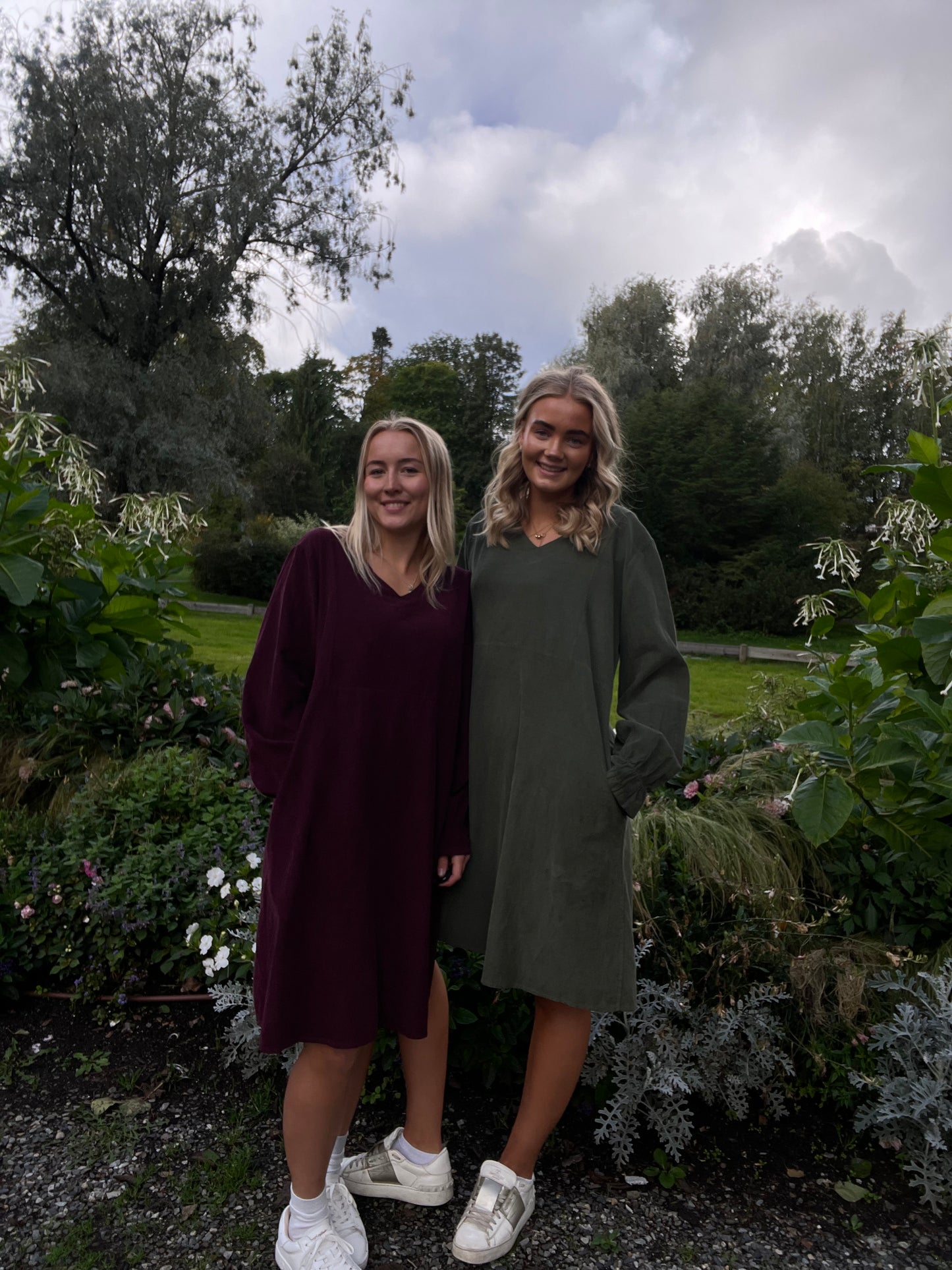 Cordkjole smal modell Burgunder