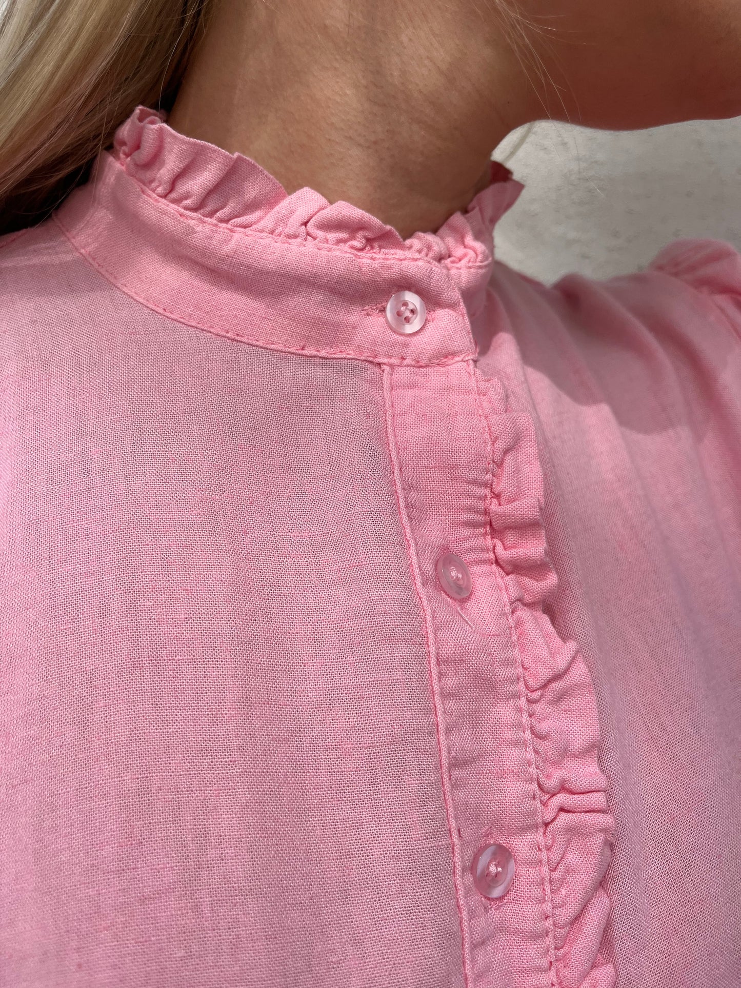 Linen shirt frill