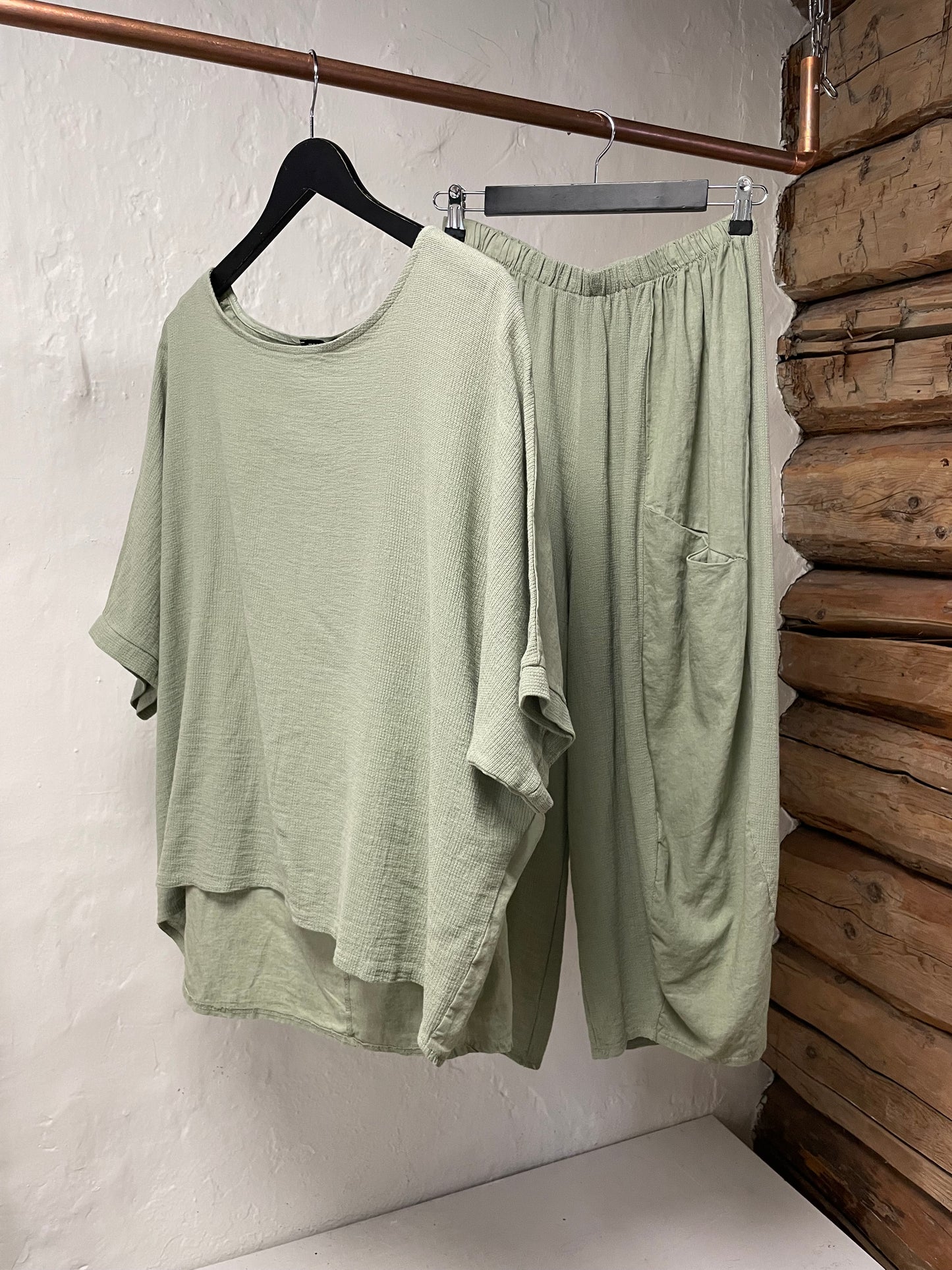 Linen wide top