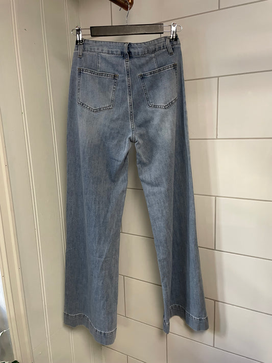 Pockets in front - light denim