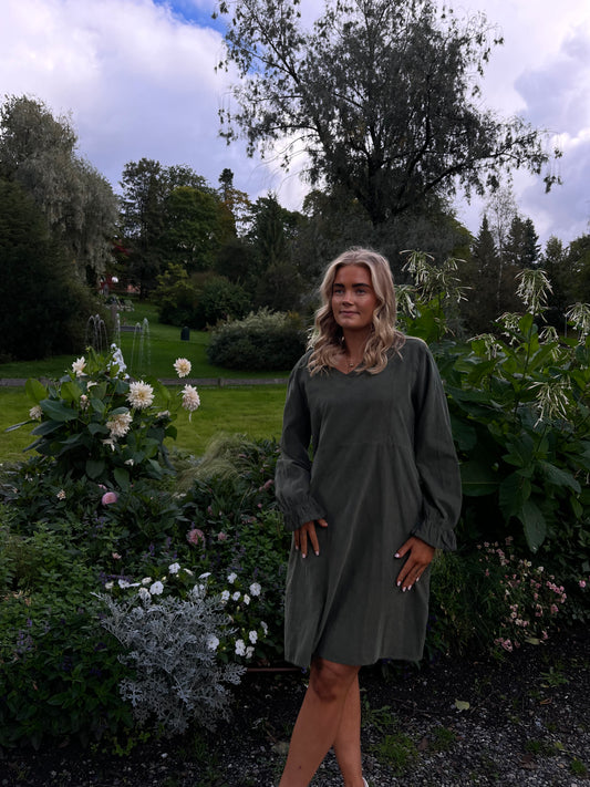 Cordkjole smal modell Burgunder