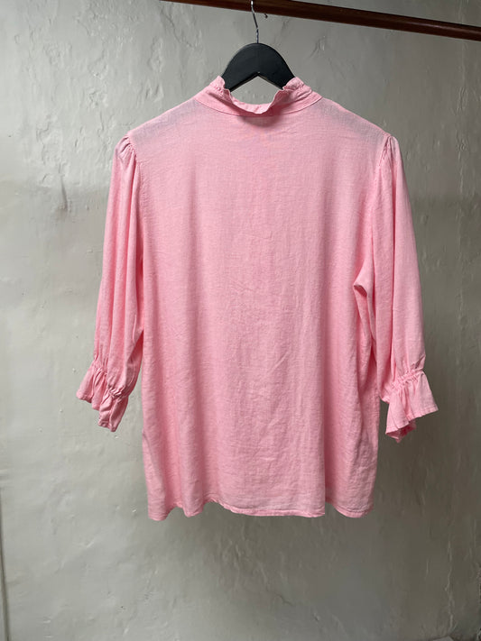 Linen shirt frill