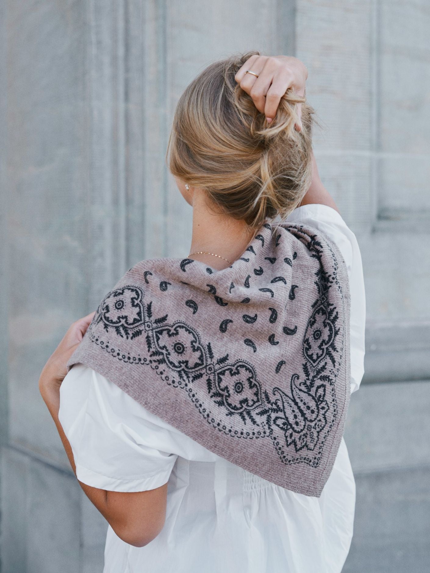 Adelina paisley scarf - Beige
