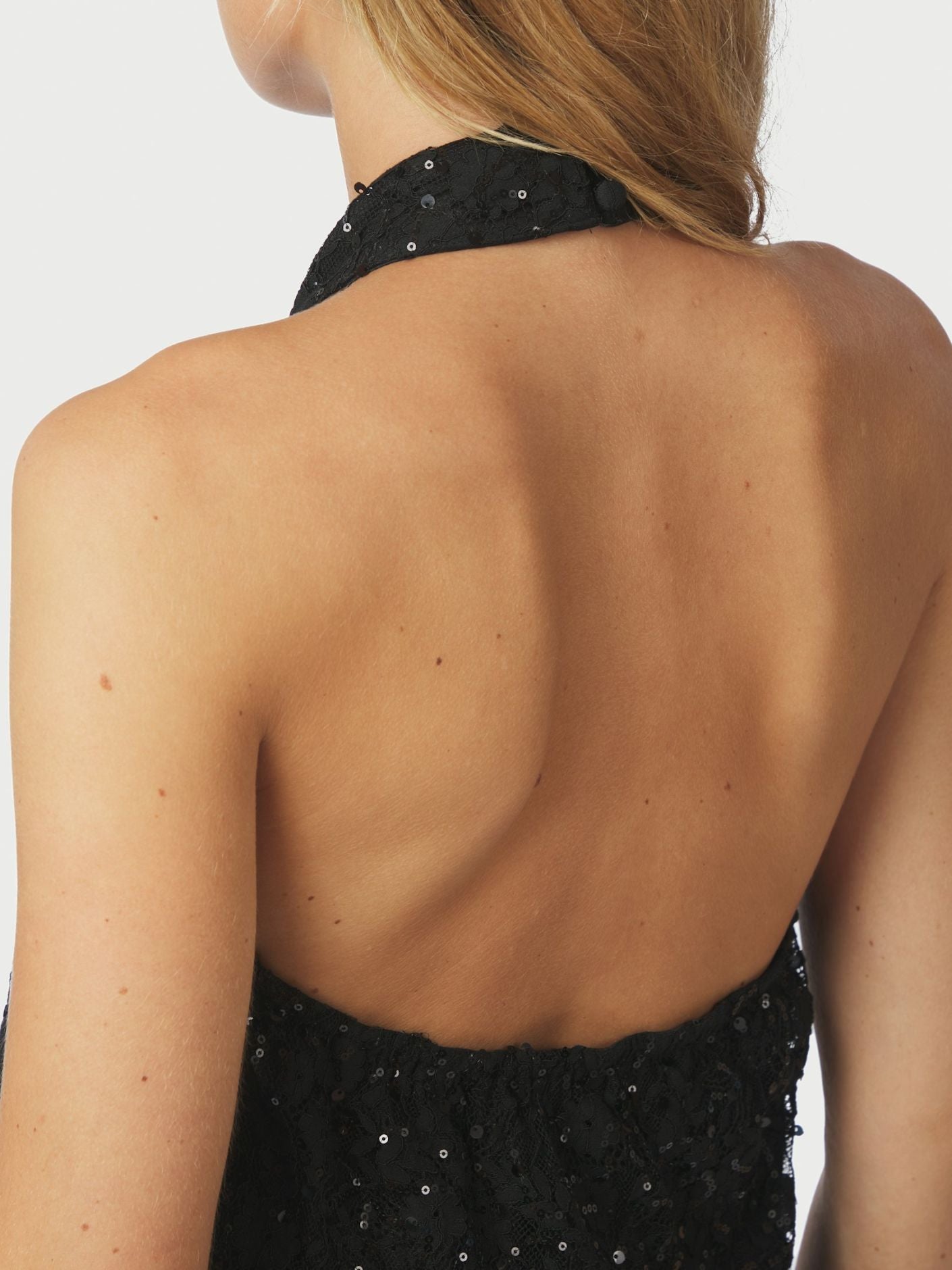 Azera Lace Dress FORHÅNDSORDRE