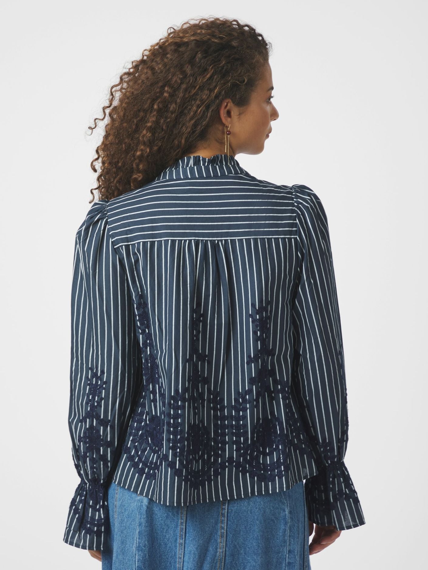 Amara Stripe Emb Blouse FORHÅNDSORDRE