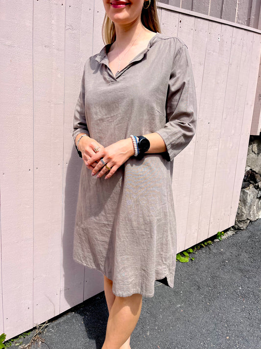 Linen dress v-neck