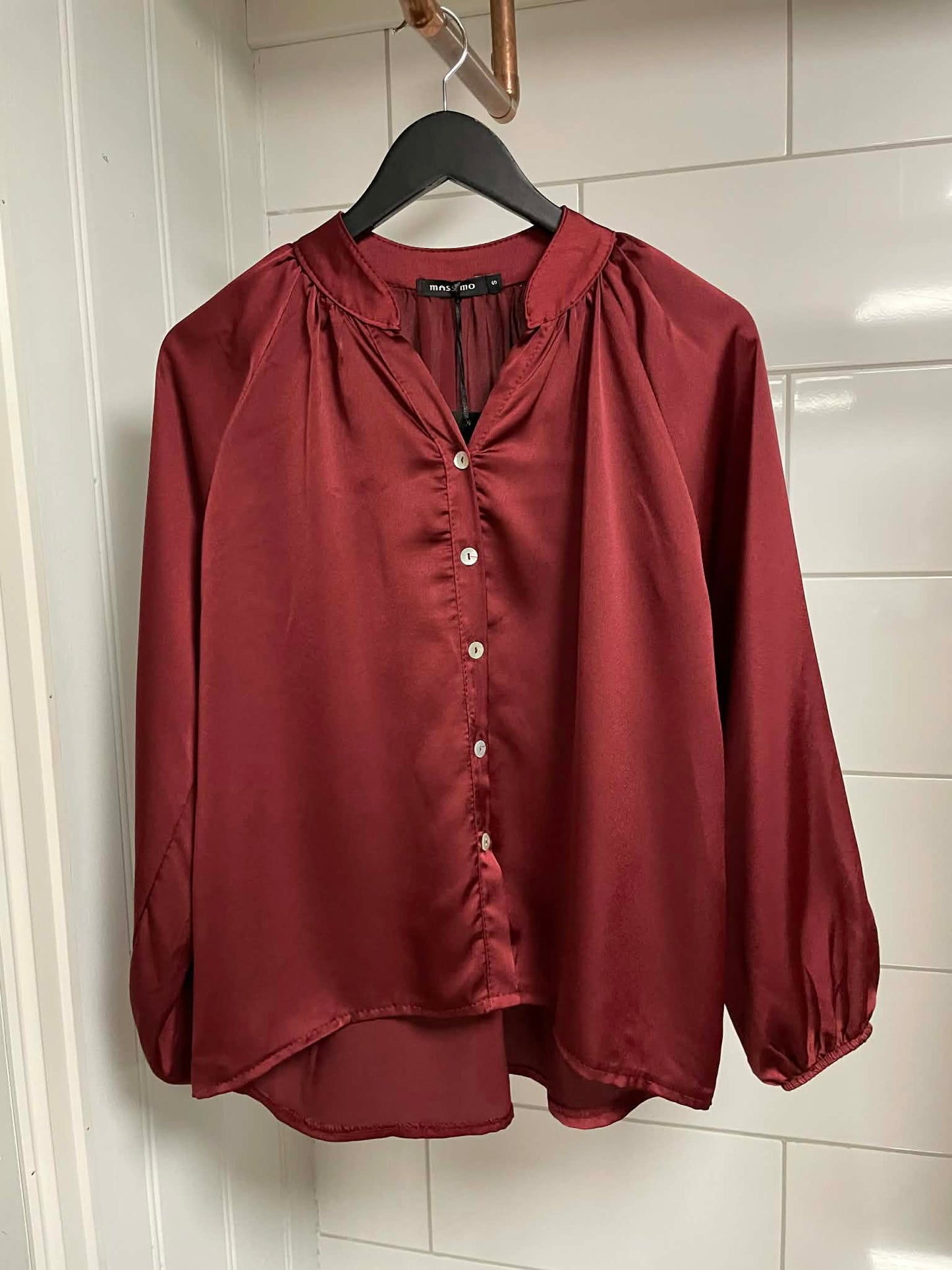 Sateen blouse v-neck