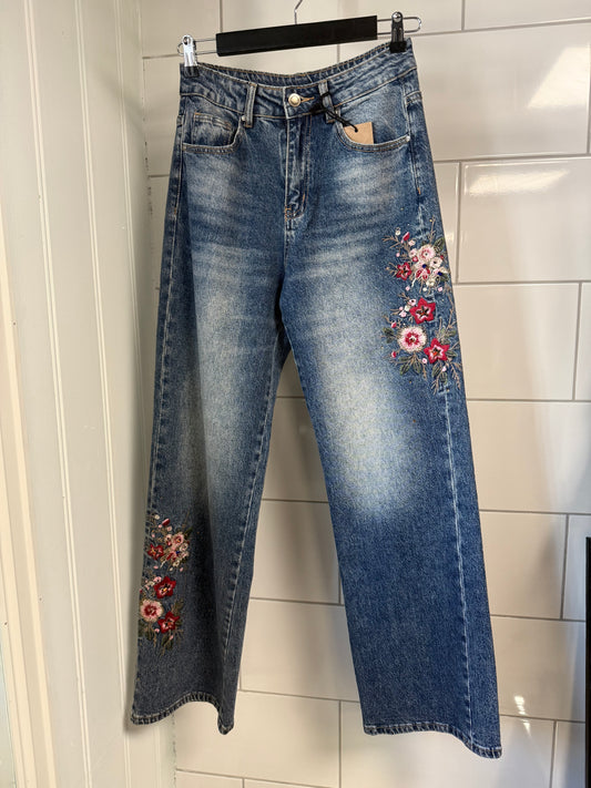 Flower Embroidery Jeans