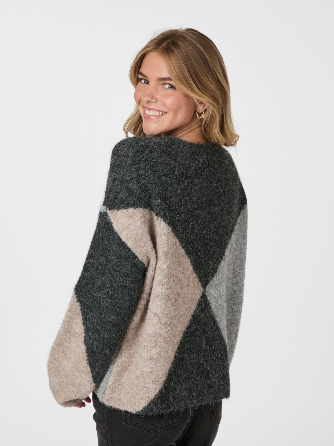 Inga Check Fluffy Knitt FORHÅNDSBESTILLING