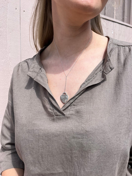 Linen dress v-neck