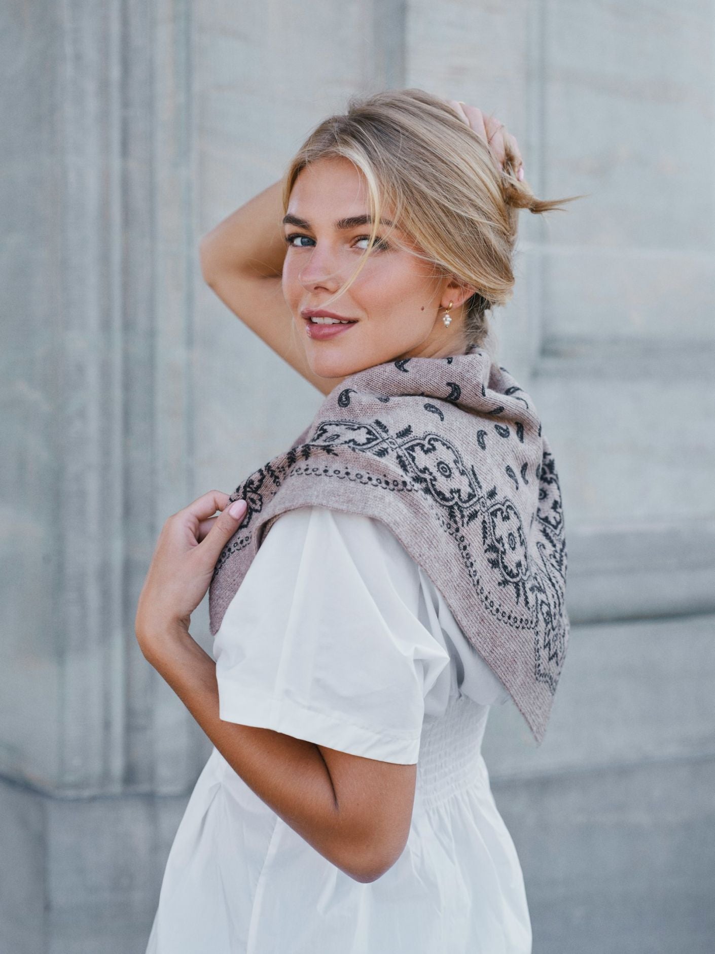 Adelina paisley scarf - Beige