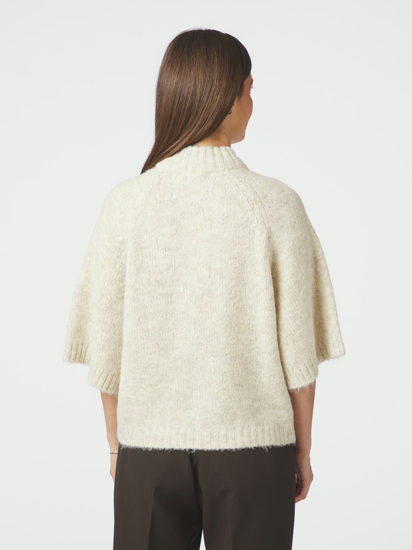 Benuta  Fluffy Knit Cardigan