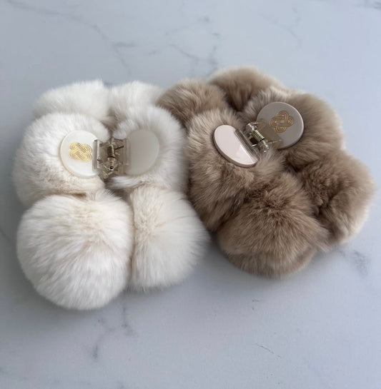 Noelle hair claw cocoa Puff