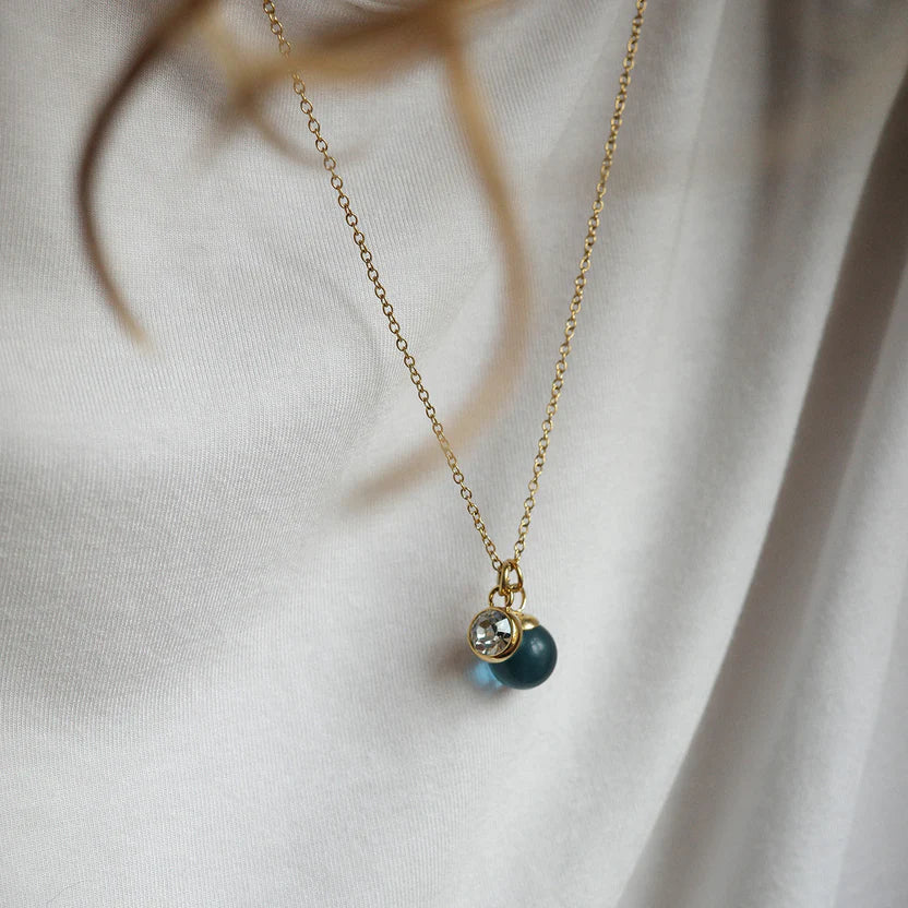 Kort kjede med glasskule, blue - Pure Steel