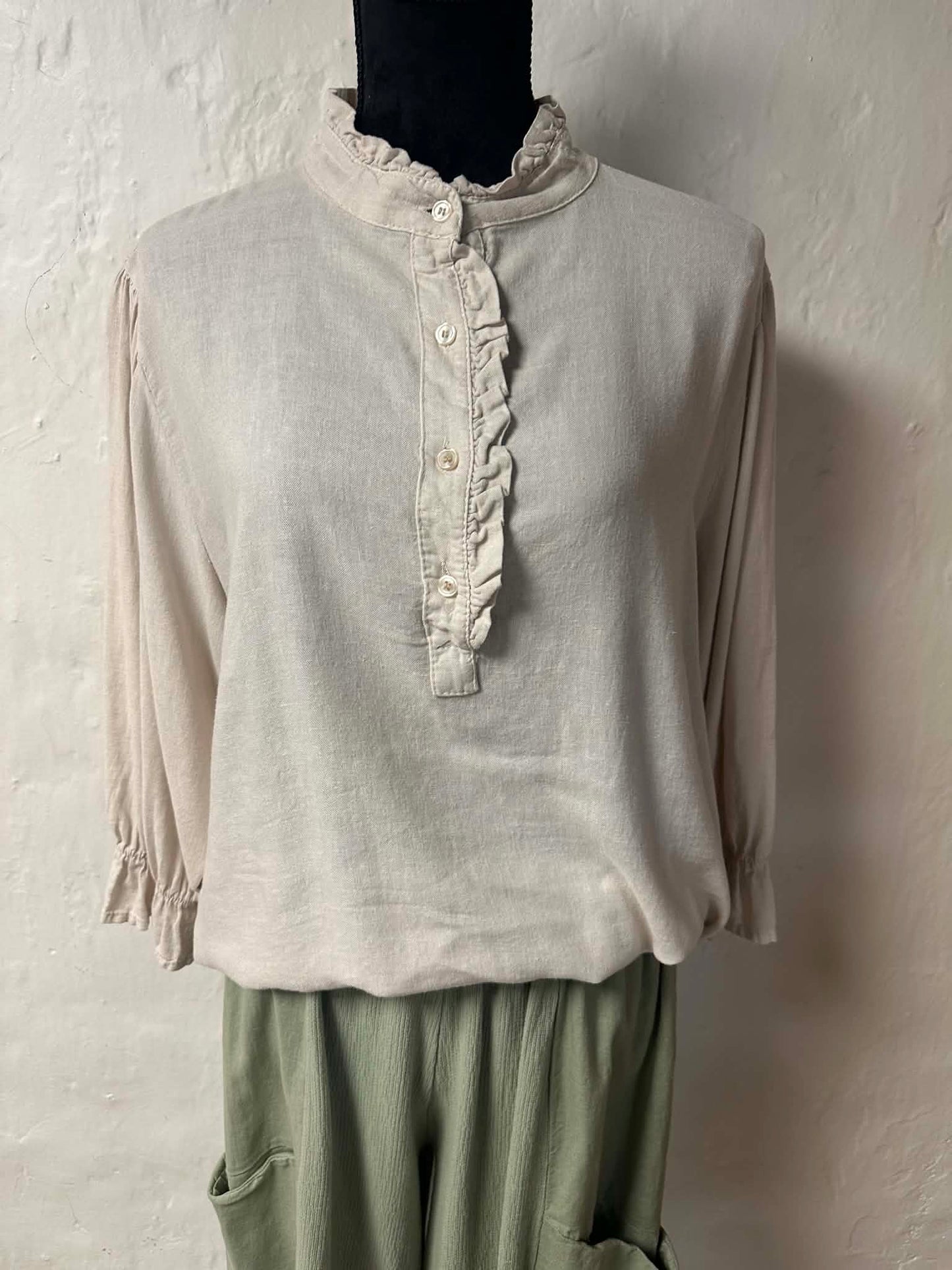 Linen shirt frill