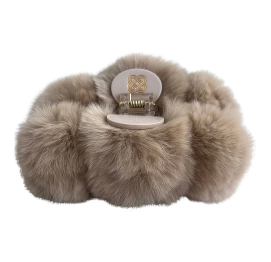 Noelle hair claw cocoa Puff