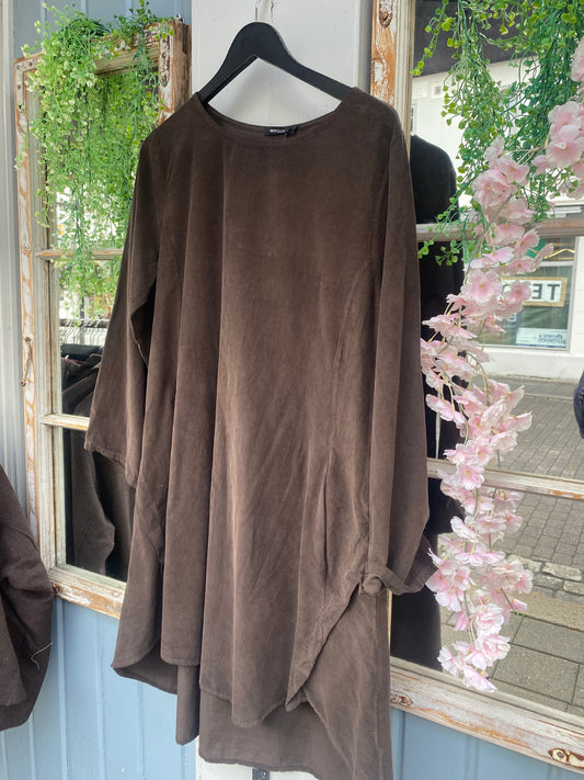 Cordkjole vid modell