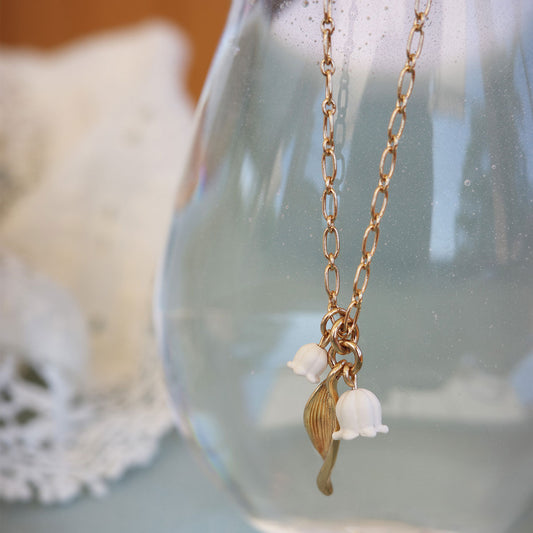 Lilies&Pearls necklace