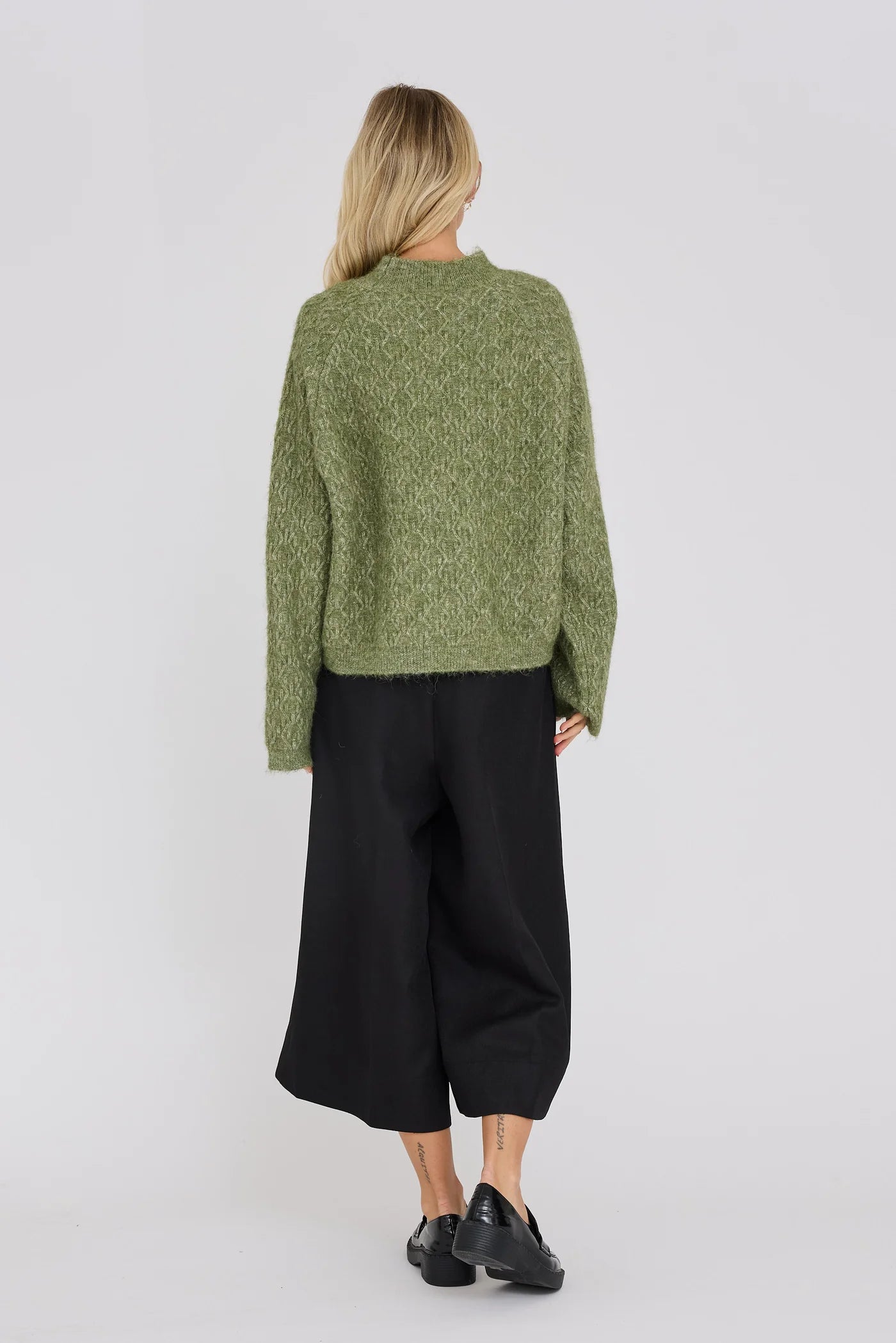 Olivia knit pullover