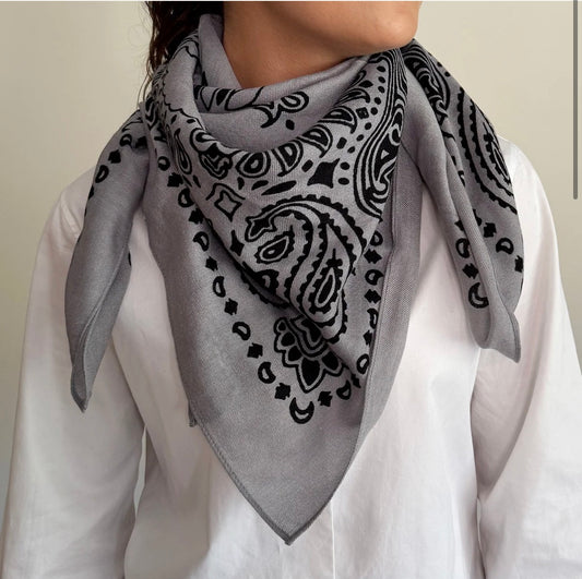 Scarves, 90x90 cm Paisley Grey/Black